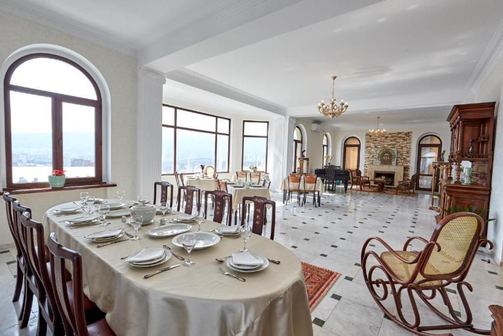 The Hilltop Skyline Hotel Τυφλίδα Εξωτερικό φωτογραφία