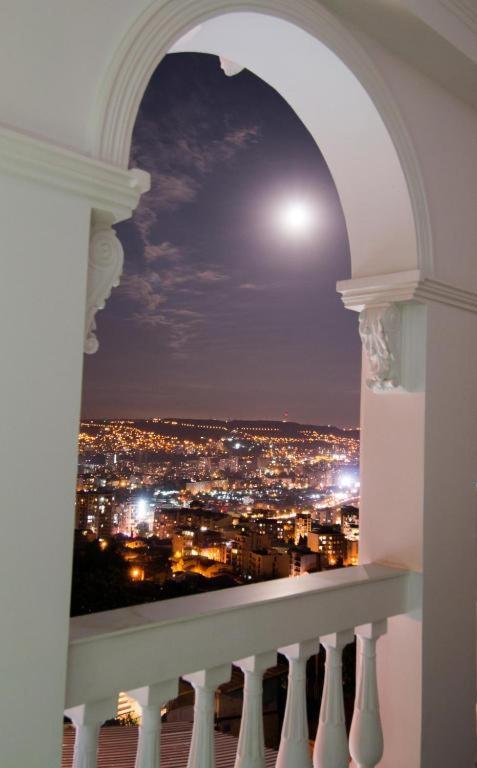 The Hilltop Skyline Hotel Τυφλίδα Εξωτερικό φωτογραφία
