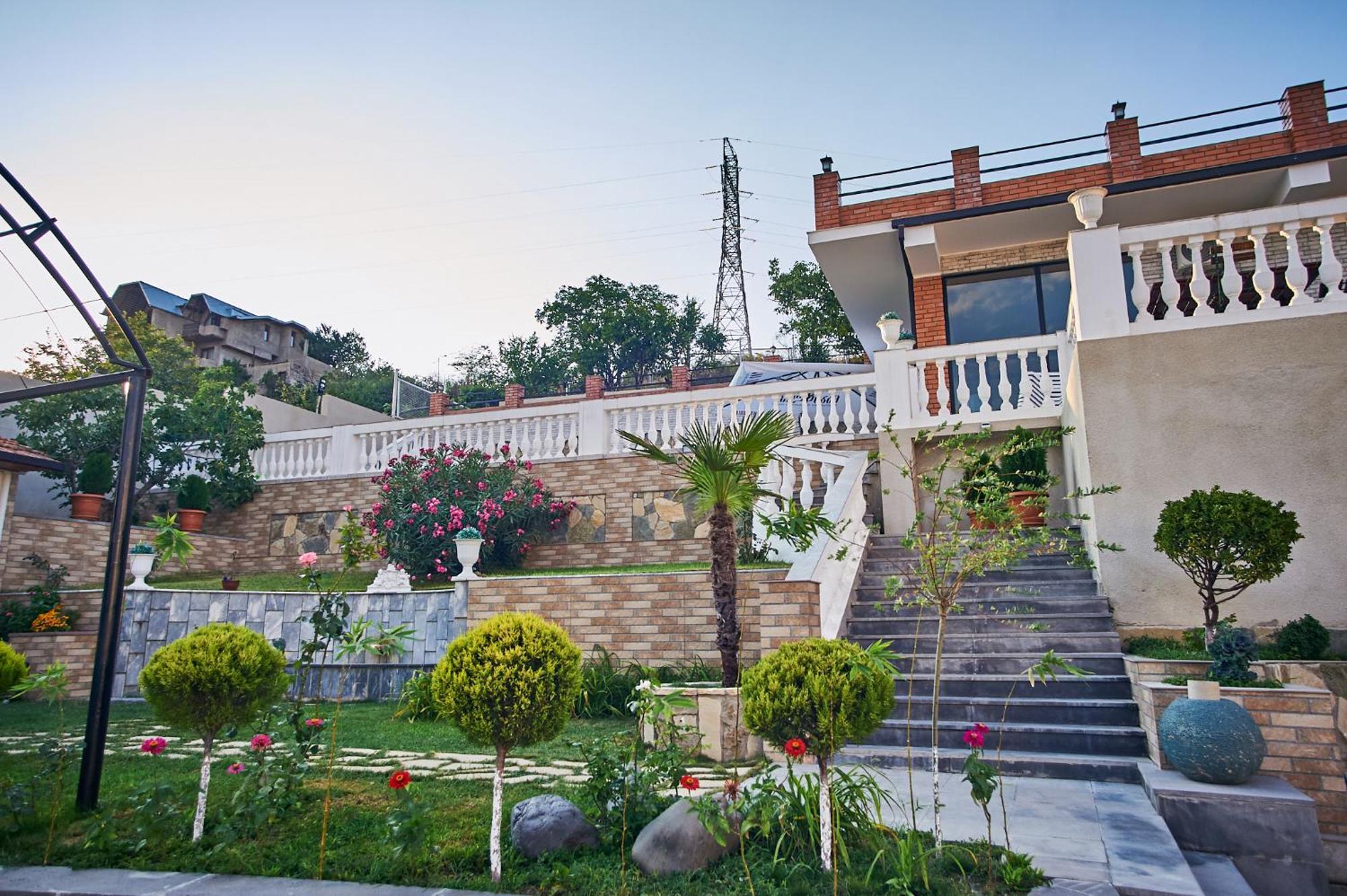 The Hilltop Skyline Hotel Τυφλίδα Εξωτερικό φωτογραφία